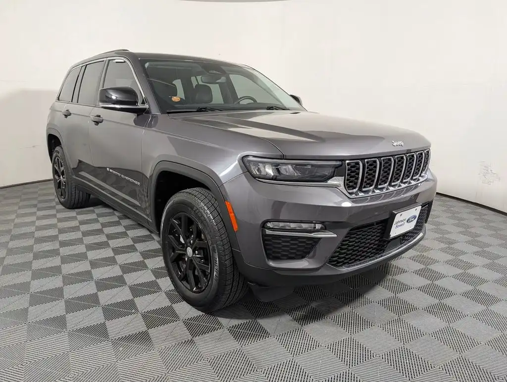 2022 Jeep Grand Cherokee Limited's photo