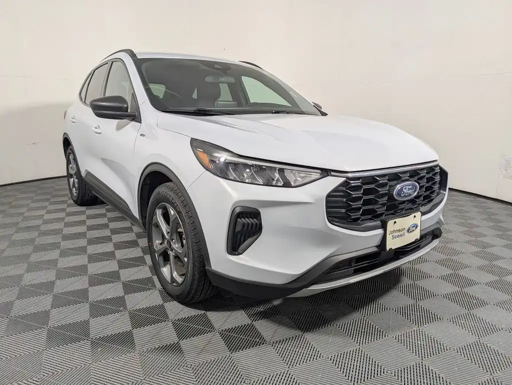 2025 Ford Escape ST-Line FWD's photo