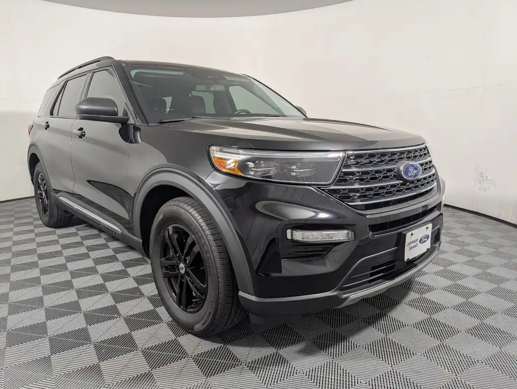 2022 Ford Explorer XLT RWD's photo