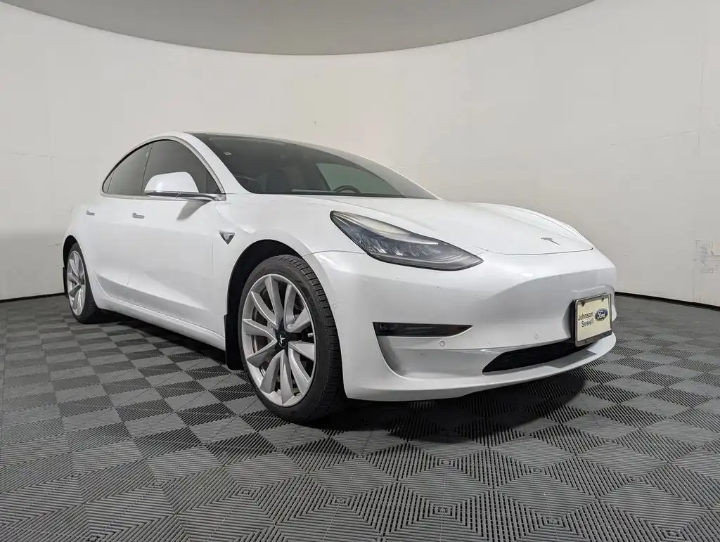 2018 Tesla Model 3 Long Range's photo