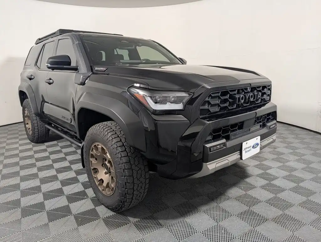 2025 Toyota 4Runner Hybrid Trailhunter i-FORCE MAX 4WD's photo