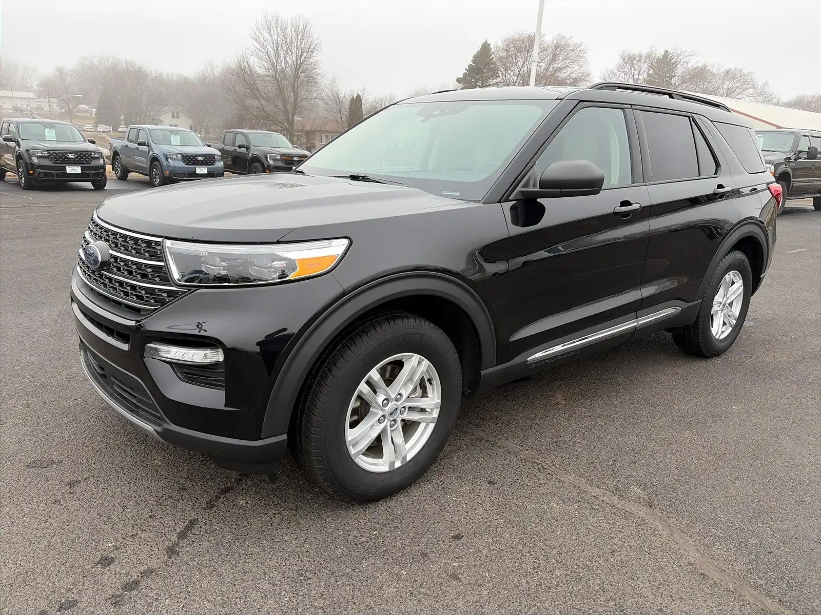 2023 Ford Explorer XLT 4WD's photo