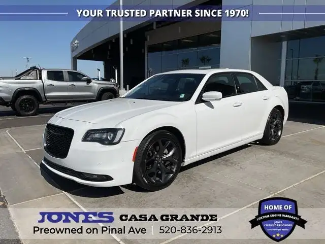 2023 Chrysler 300 S's photo