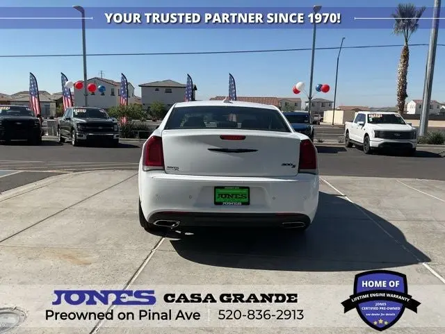 2023 Chrysler 300 S photo 4
