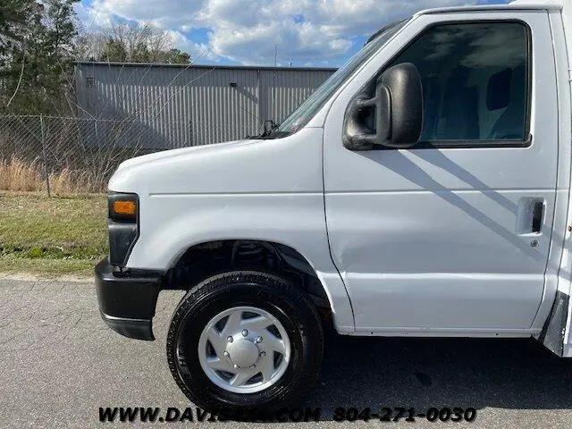 2011 Ford E-Series undefined photo 3