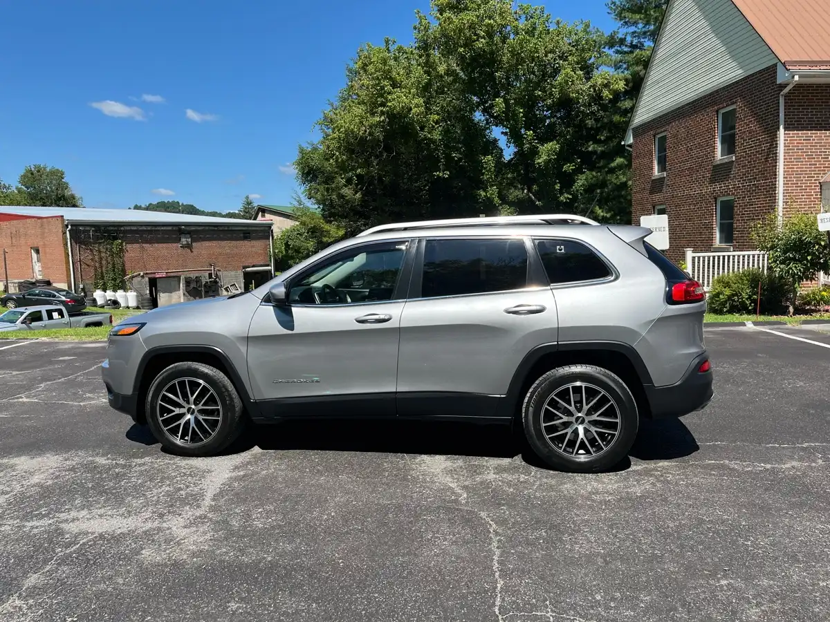 2015 Jeep Cherokee Limited 4X4's photo