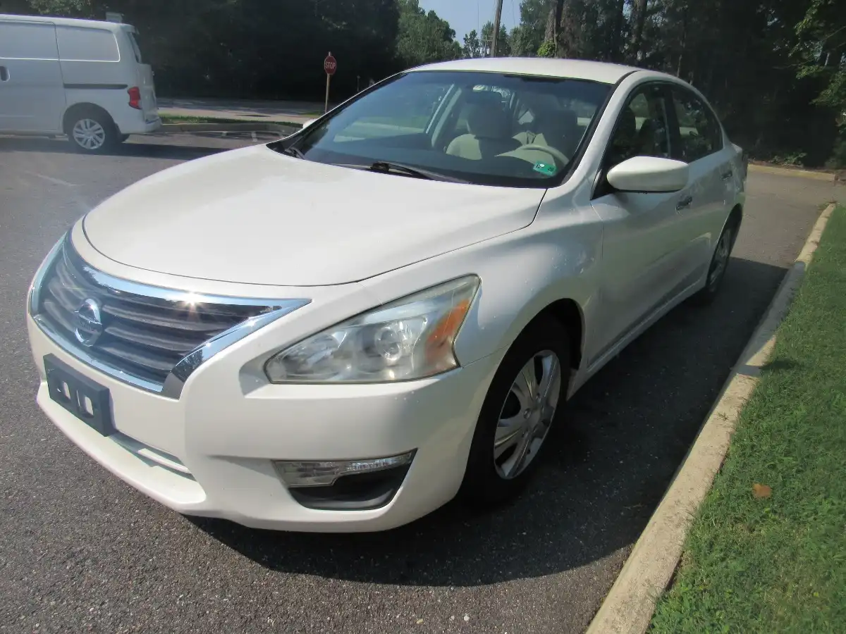 2014 Nissan Altima 2.5's photo