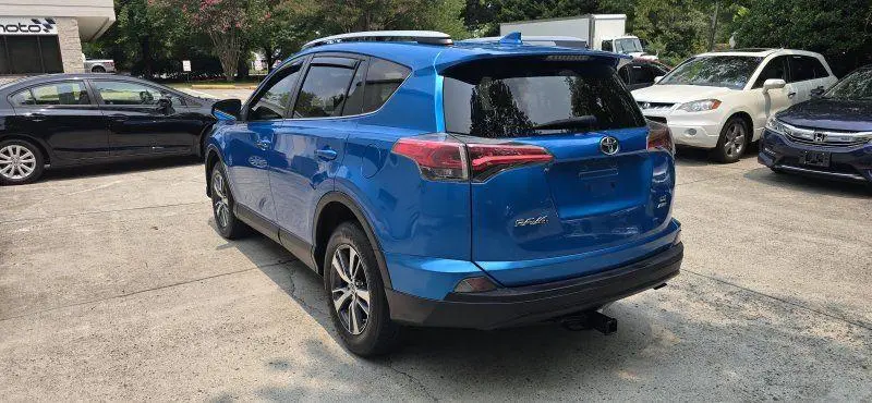 2016 Toyota RAV4 LE AWD photo 3