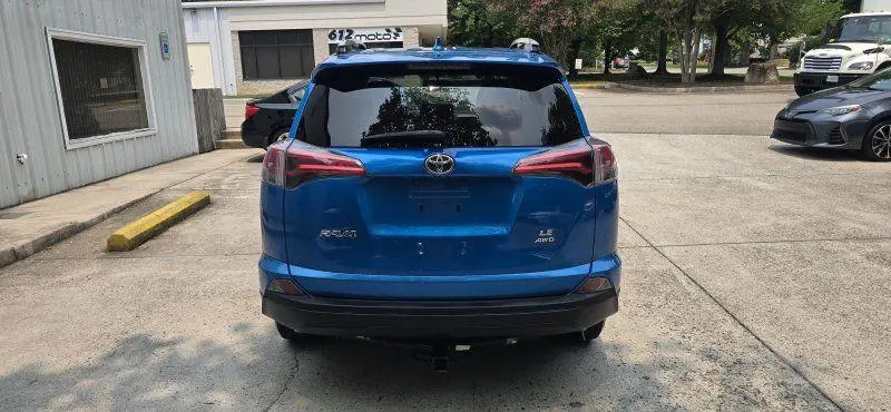2016 Toyota RAV4 LE AWD photo 4