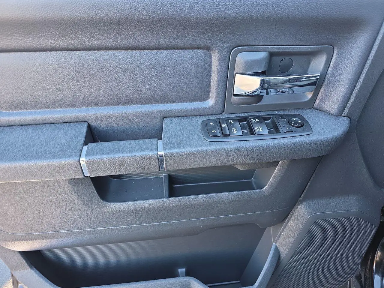 2012 RAM 1500 undefined photo 5