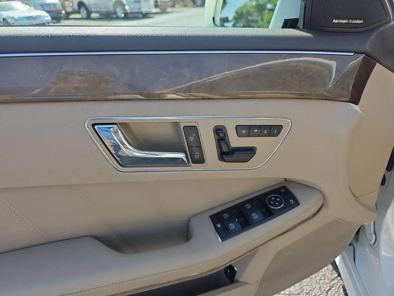 2011 Mercedes-Benz E-Class E350 4MATIC photo 5