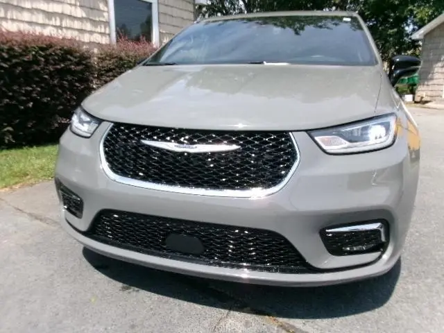 2025 Chrysler Pacifica Select photo 4