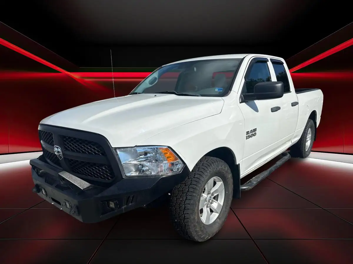 2018 RAM 1500 Express 4WD Quad Cab 6'4 photo 1