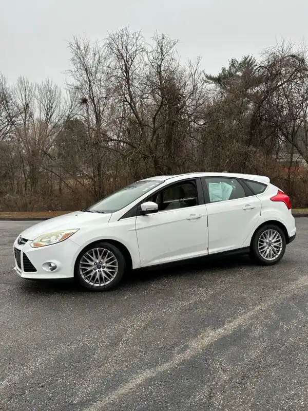 2012 Ford Focus 5 Door Hatch SEL's photo