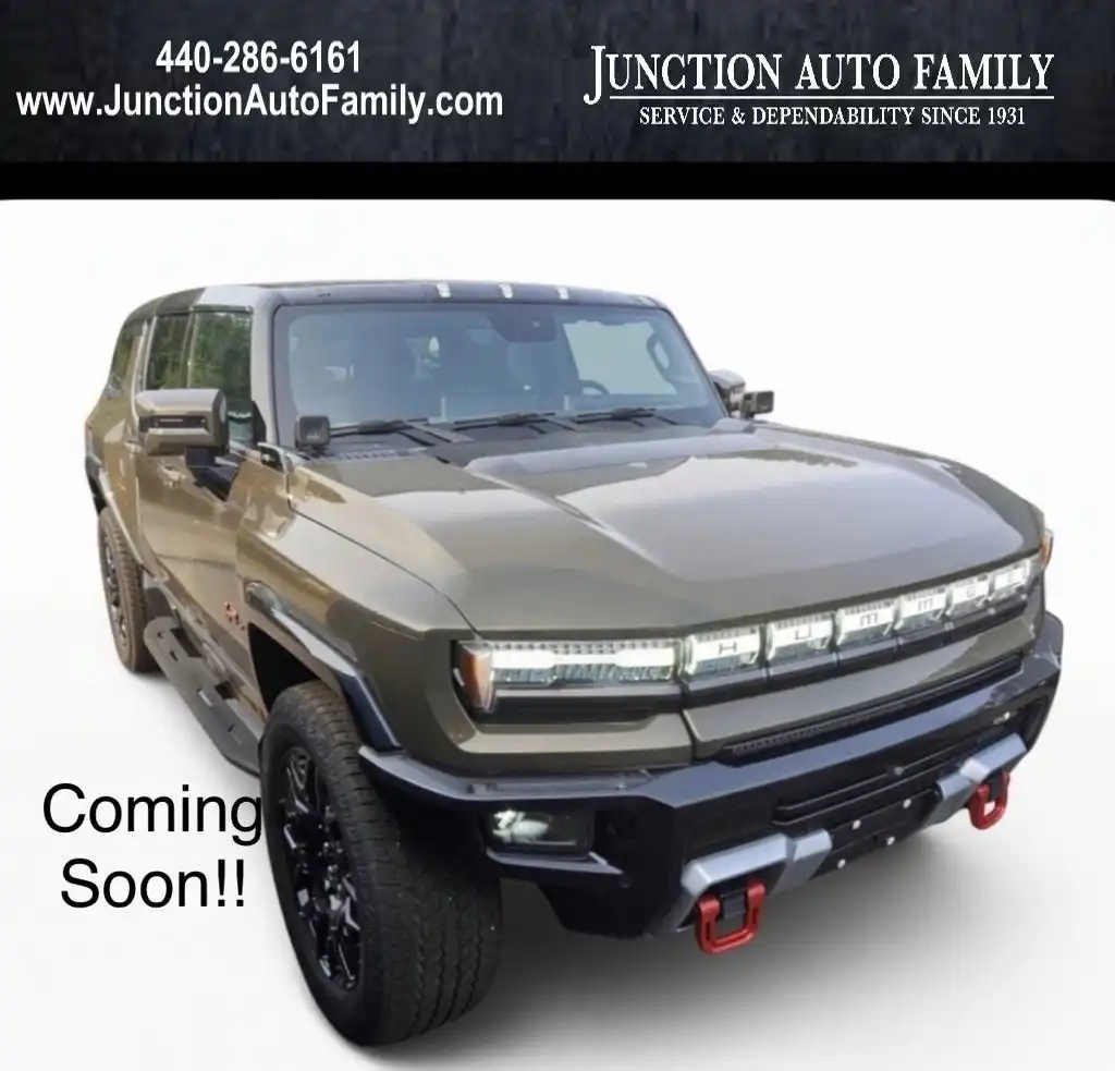 2025 GMC Hummer EV 2X SUV's photo