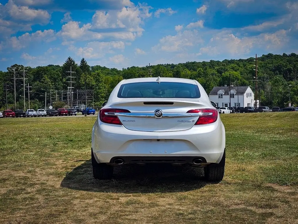 2016 Buick Regal Base photo 4