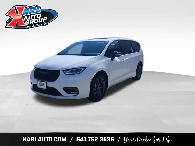 2026 Chrysler Pacifica Select's photo