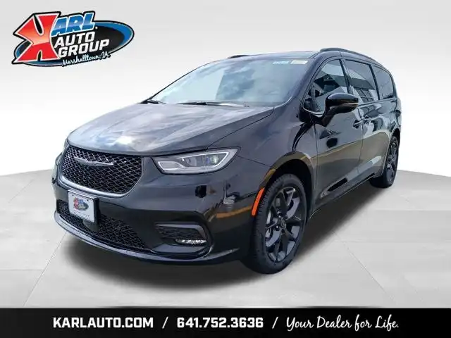 2026 Chrysler Pacifica Select AWD's photo