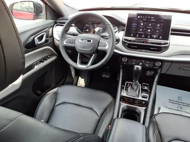2025 Jeep Compass Limited 4X4 photo 4