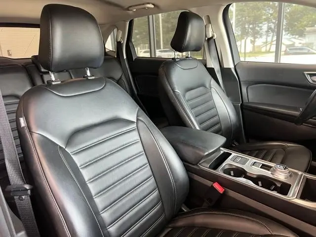 2023 Ford Edge SEL AWD photo 5