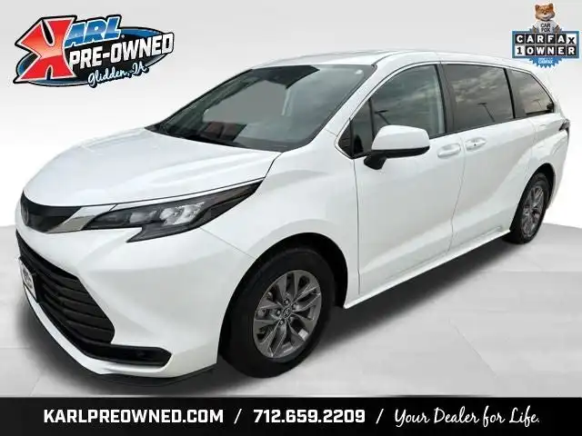 2024 Toyota Sienna LE 8-Passenger Hybrid FWD's photo