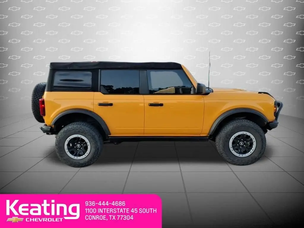 2022 Ford Bronco Base 4x4 photo 4