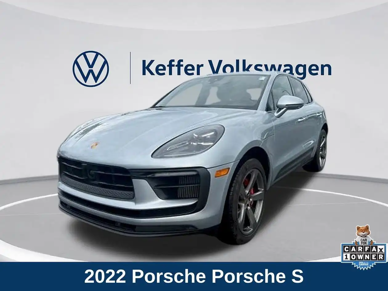 2022 Porsche Macan S's photo