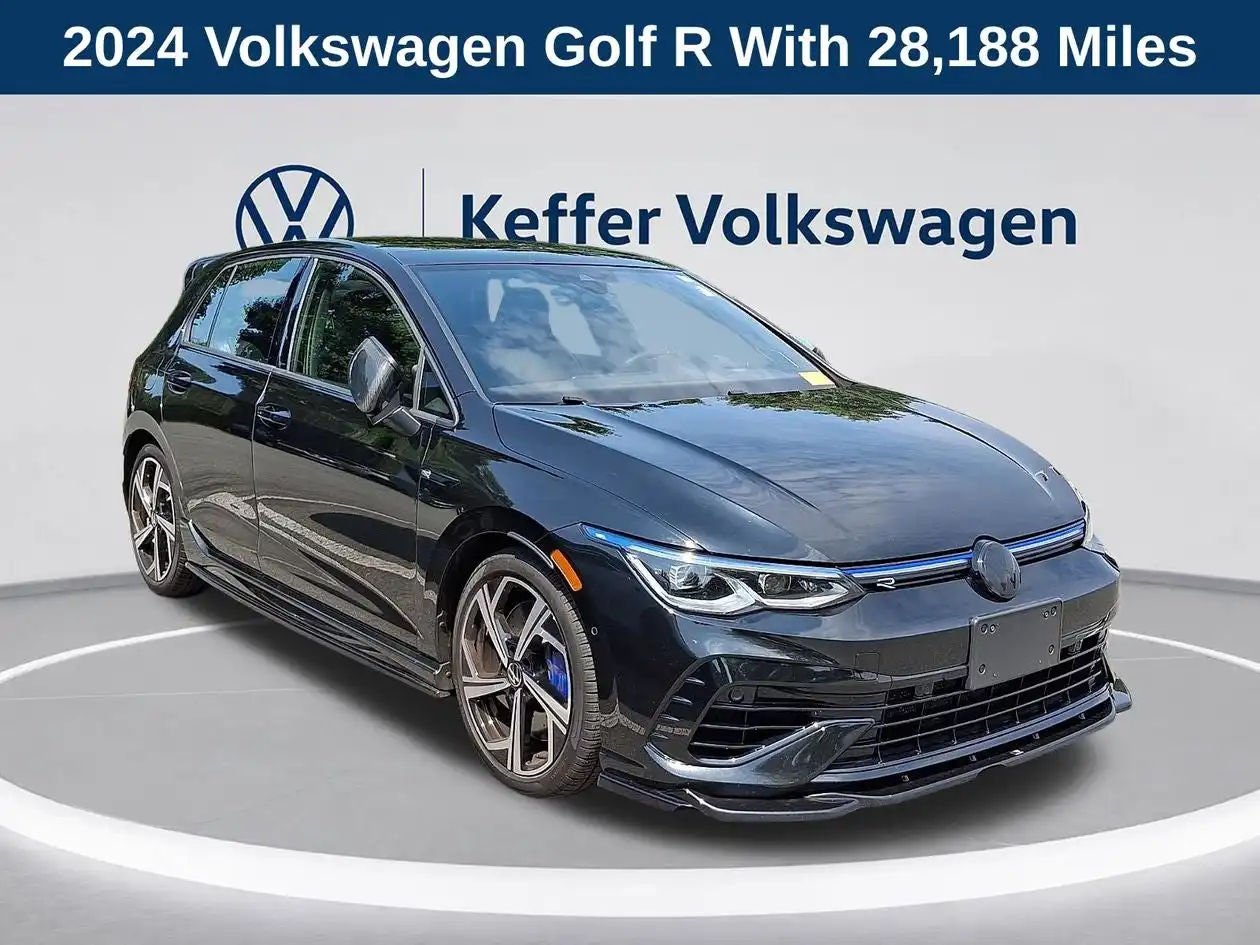 2024 Volkswagen Golf R Golf R 4-door DSG's photo