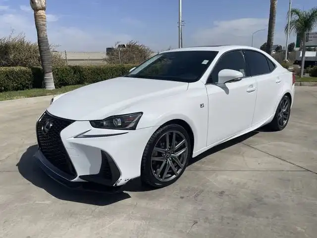 2017 Lexus IS 350 200t's photo