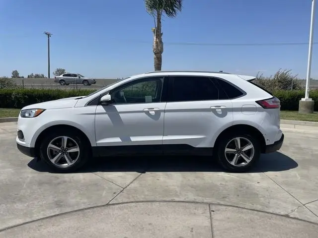 2020 Ford Edge SEL photo 5