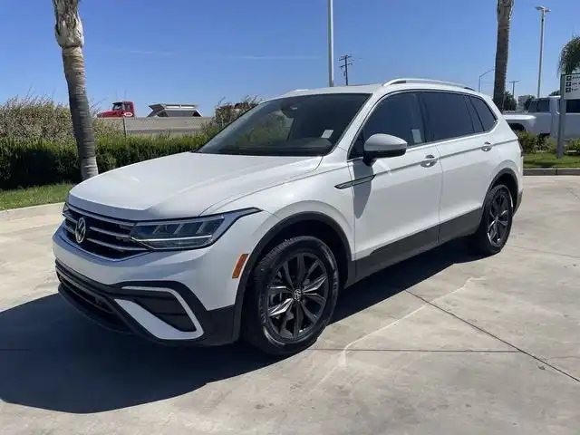 2023 Volkswagen Tiguan 2.0T SE's photo