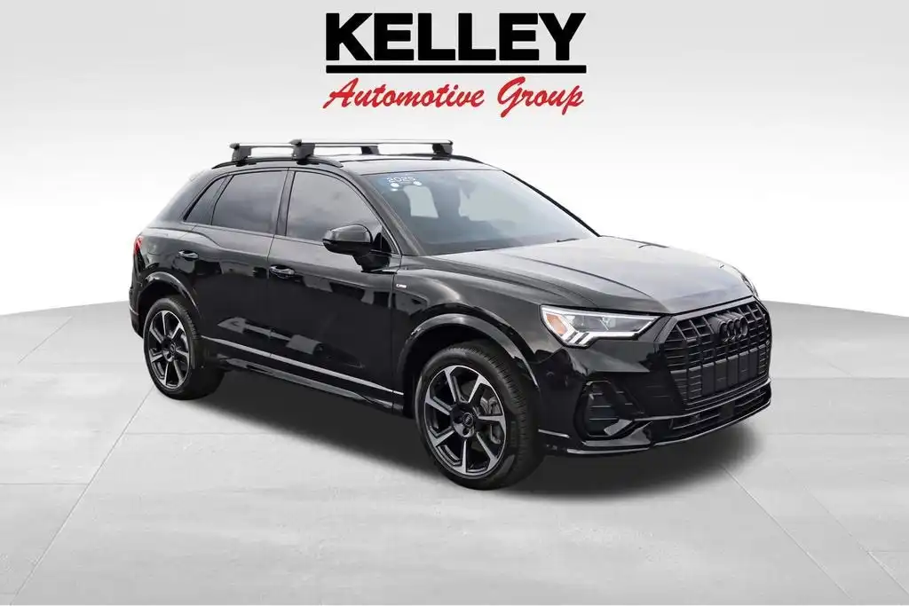 2025 Audi Q3 45 TFSI S Line Premium Plus quattro's photo