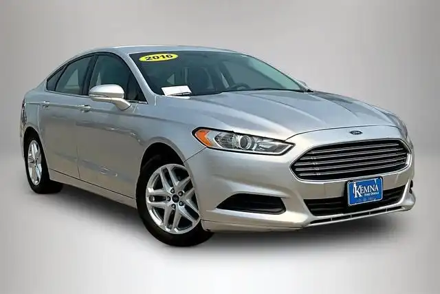 2016 Ford Fusion SE FWD's photo