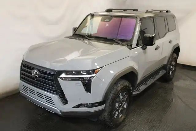 2025 Lexus GX 460 550 Overtrail+'s photo