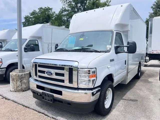 2024 Ford E-Series SRW E-350 Super Duty 158 in WB photo 3