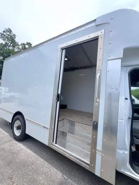 2024 Ford E-Series SRW E-350 Super Duty 158 in WB photo 5