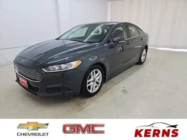 2016 Ford Fusion SE FWD's photo