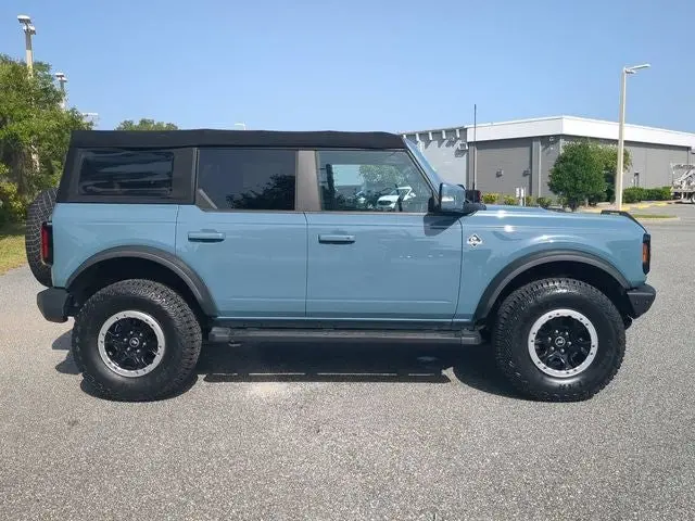 2022 Ford Bronco Outer Banks Advanced 4x4 photo 4