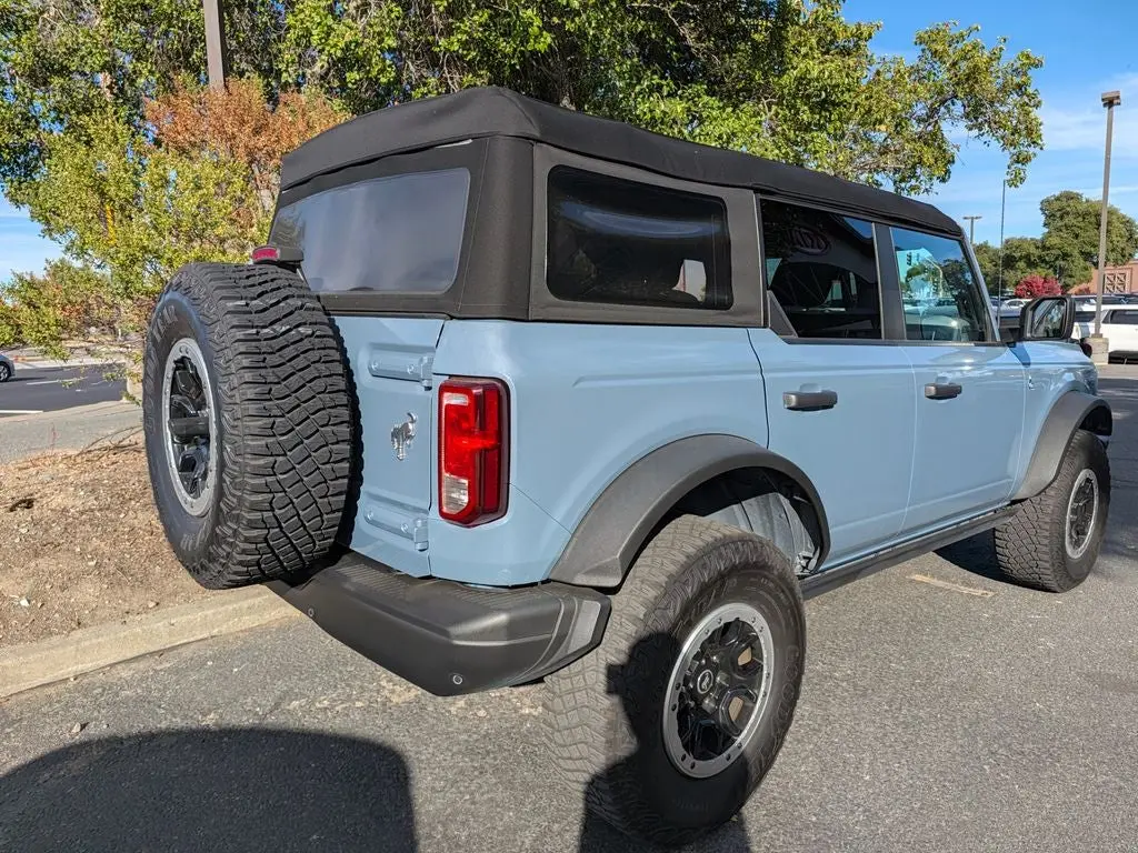 2023 Ford Bronco Black Diamond 4WD Advanced 322A photo 3