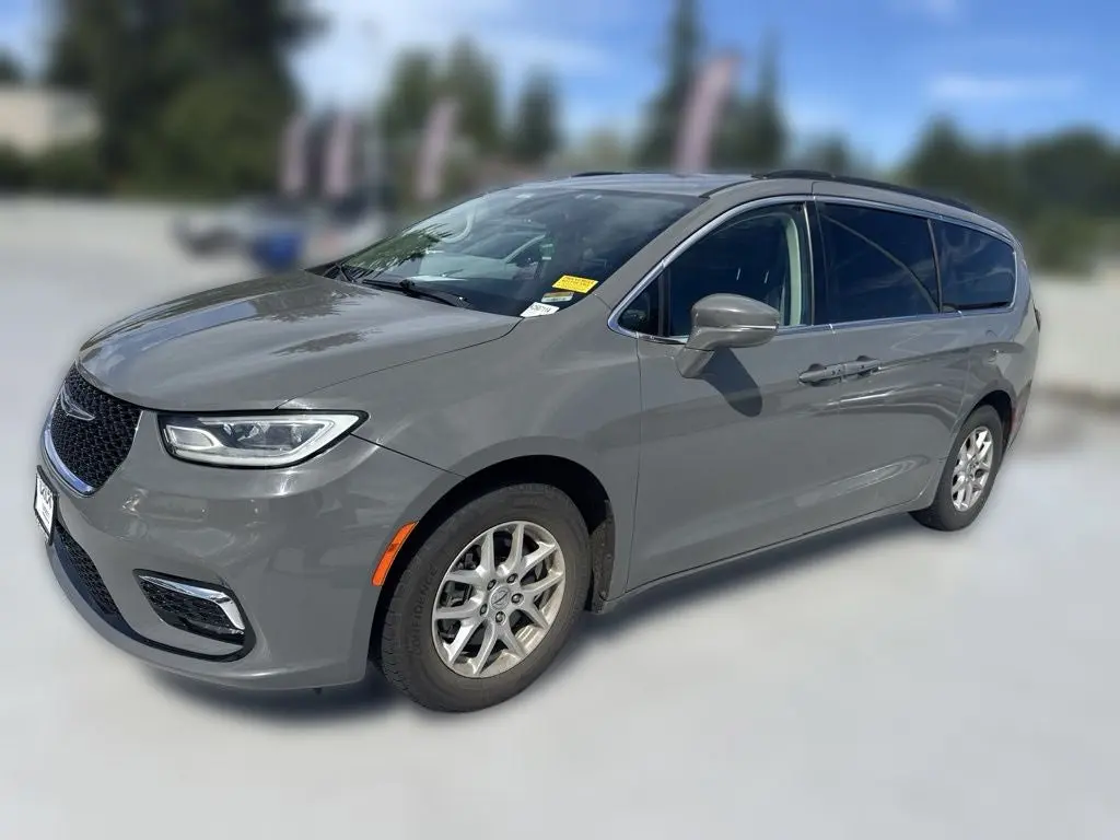 2022 Chrysler Pacifica Touring L photo 4
