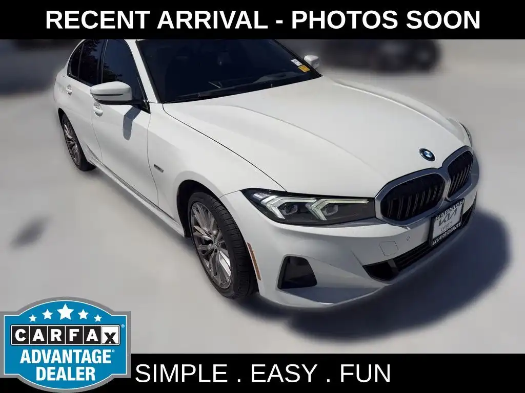 2023 BMW 3 Series 330e xDrive Sedan's photo