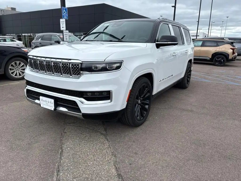 2023 Jeep Grand Wagoneer Series II 4WD's photo