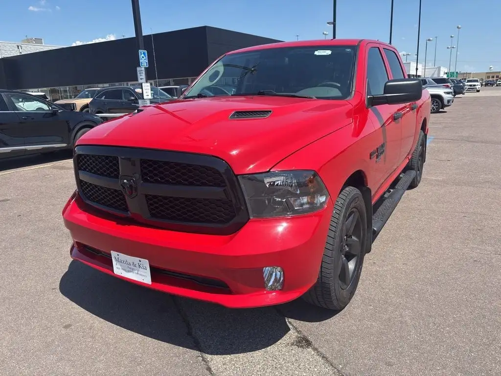 2019 RAM 1500 Classic Express Crew Cab 4x4 5'7's photo