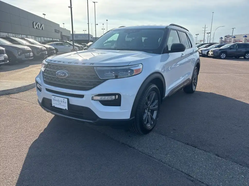 2021 Ford Explorer XLT 4WD's photo