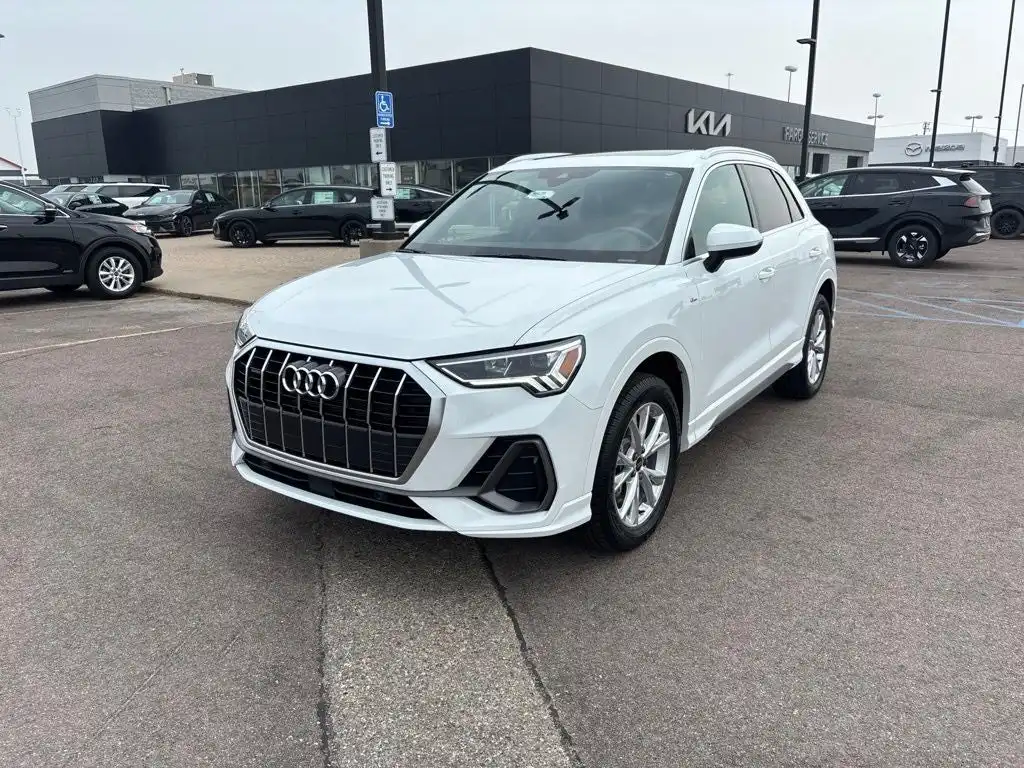 2025 Audi Q3 45 TFSI S Line Premium quattro's photo