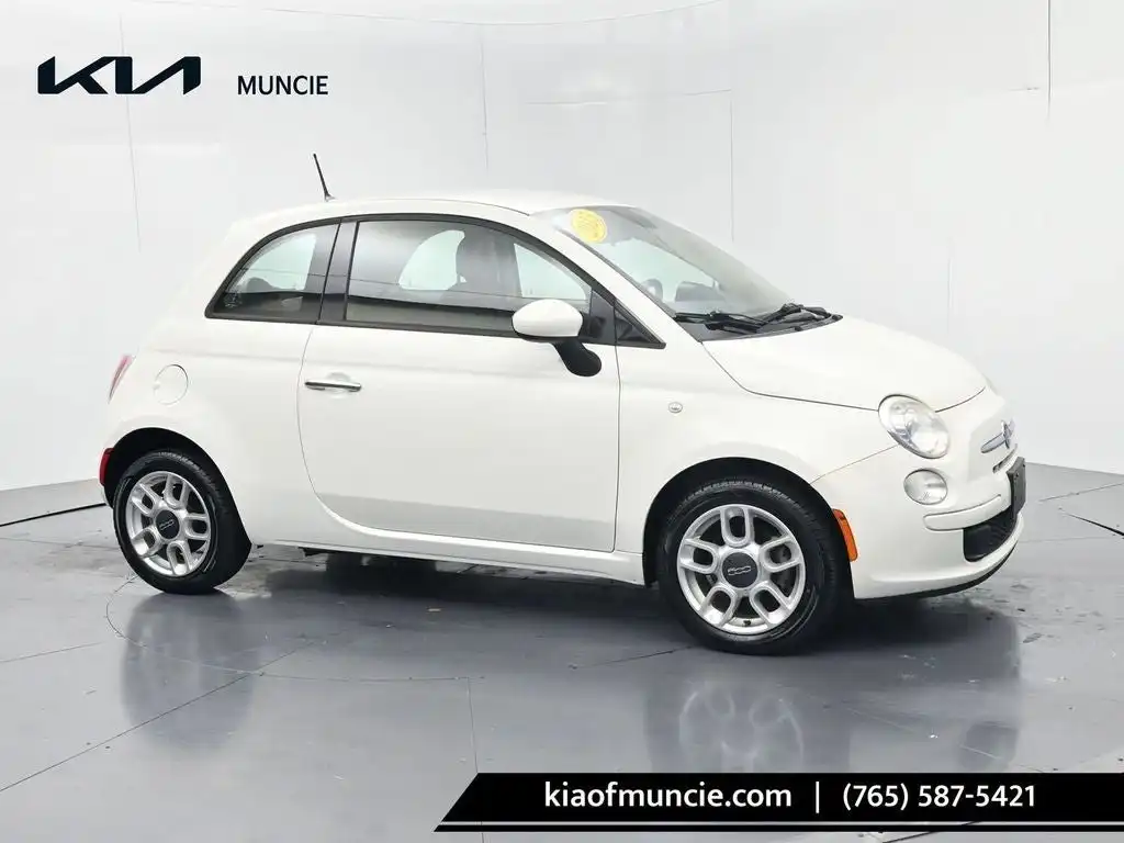 2015 FIAT 500 Pop's photo