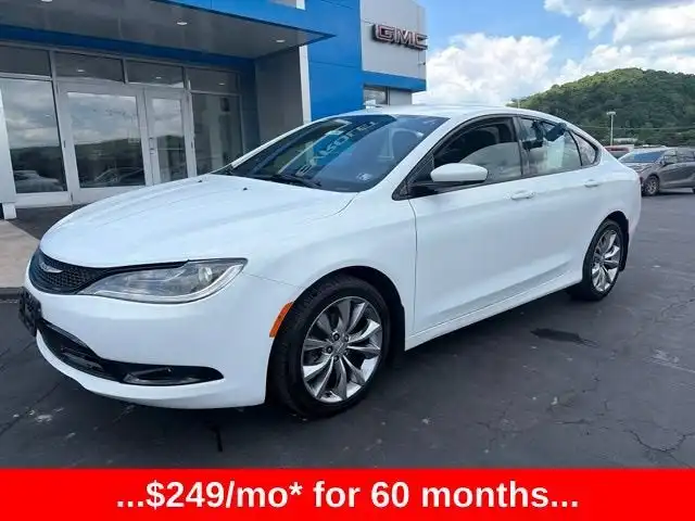 2016 Chrysler 200 S's photo