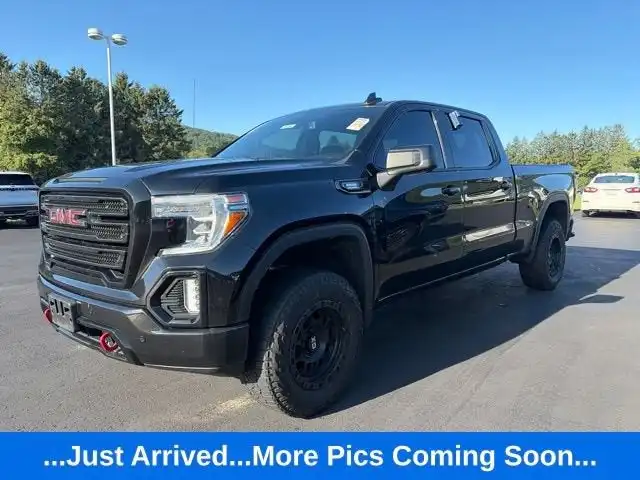 2021 GMC Sierra 4WD Crew Cab Standard Box AT4's photo