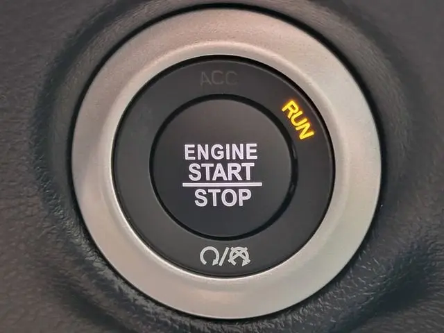 2027 Chrysler Pacifica Select photo 4