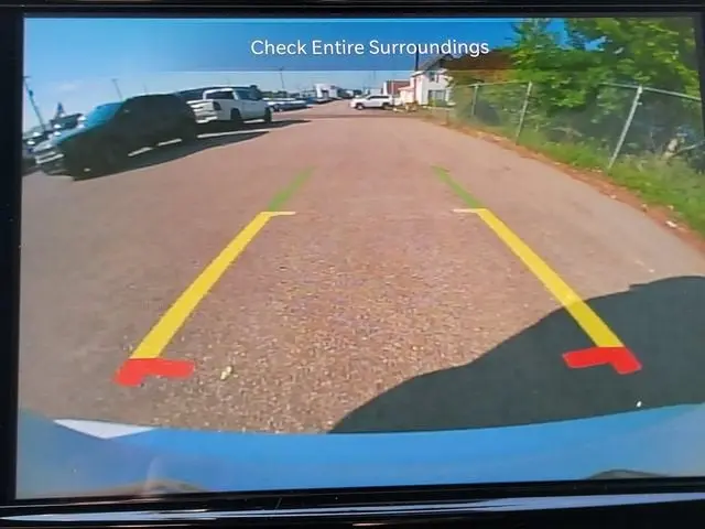 2027 Chrysler Pacifica Select photo 5
